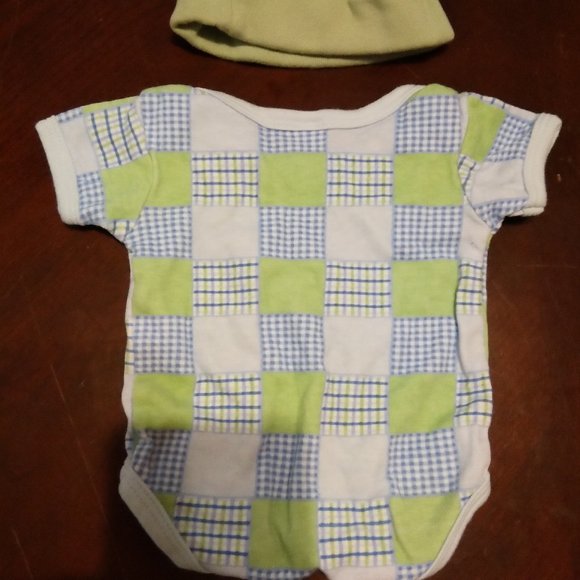 BODY GEAR ONESIE WITH CAP..... EUC - Picture 2 of 4